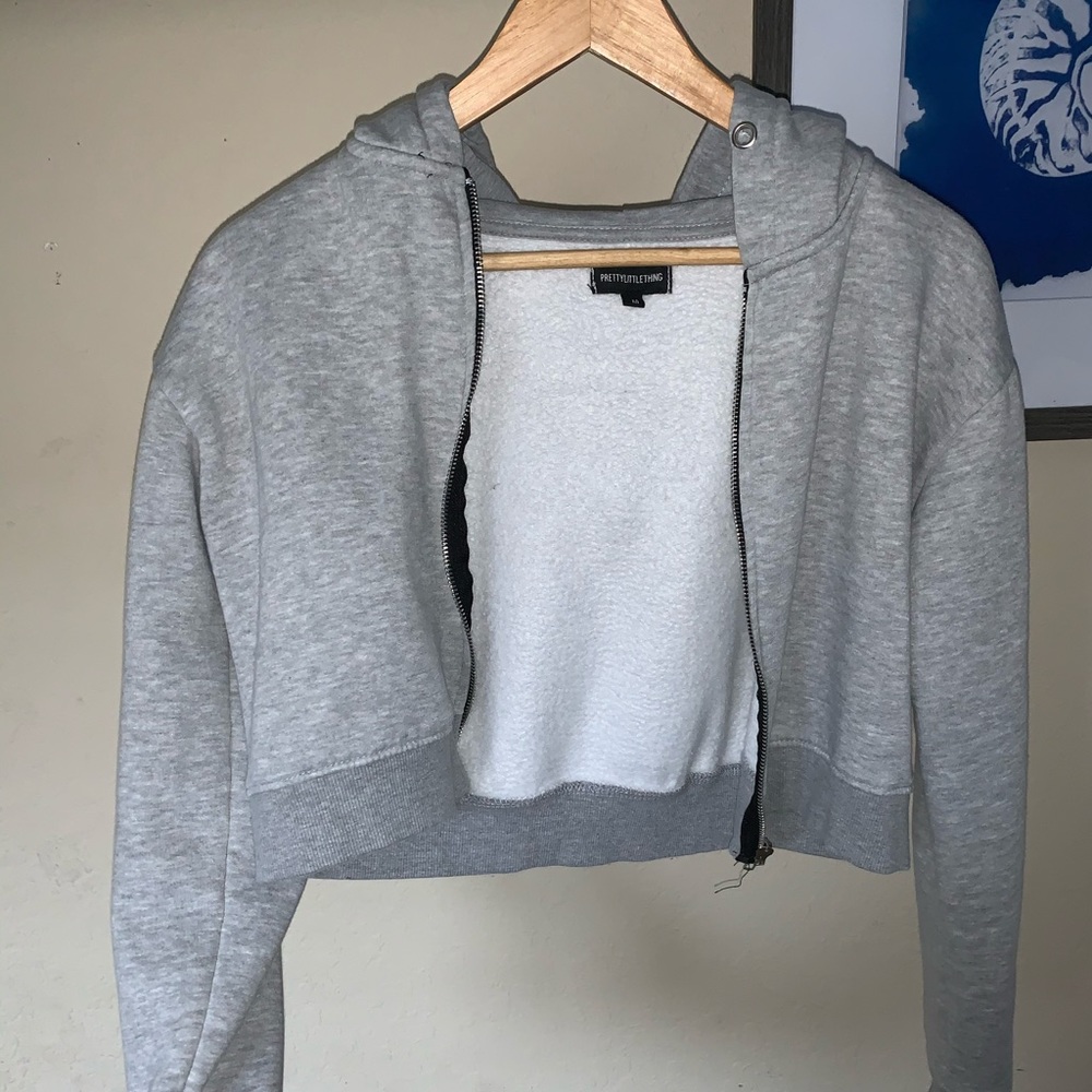 cropped gray zip up hoodie
